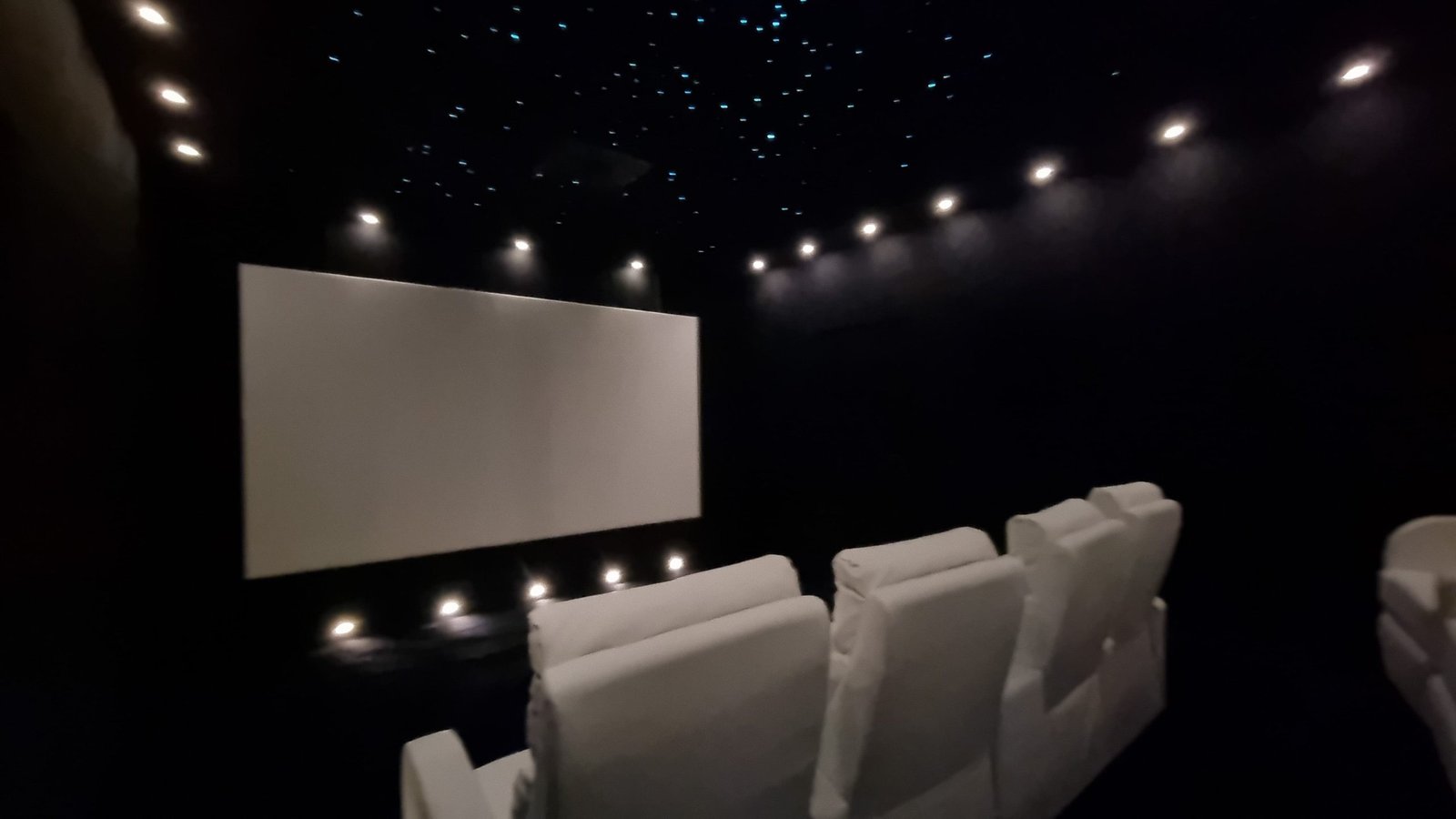 You are currently viewing Créer l’expérience Cinématographique chez soi